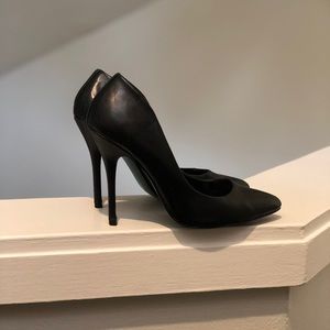 Steve Madden size 8 Daisie Black Leather Heels